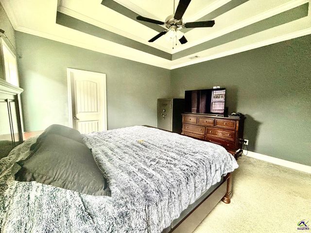 425 Hunts Landing Drive, Kathleen, GA 31047