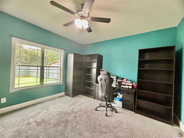 425 Hunts Landing Drive, Kathleen, GA 31047