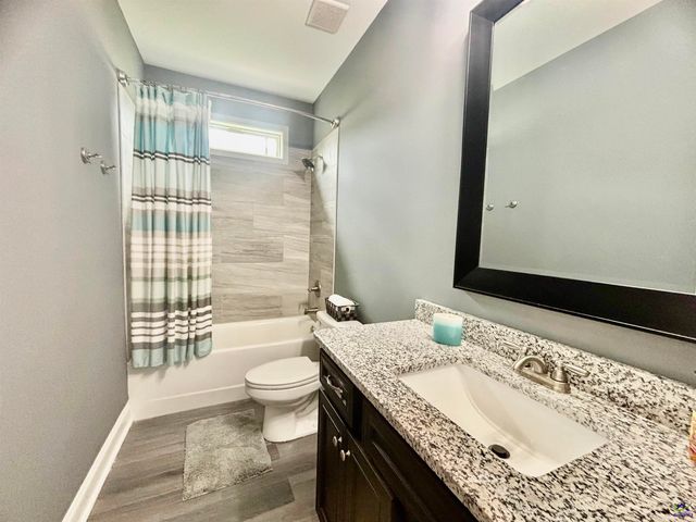 425 Hunts Landing Drive, Kathleen, GA 31047