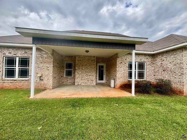 425 Hunts Landing Drive, Kathleen, GA 31047