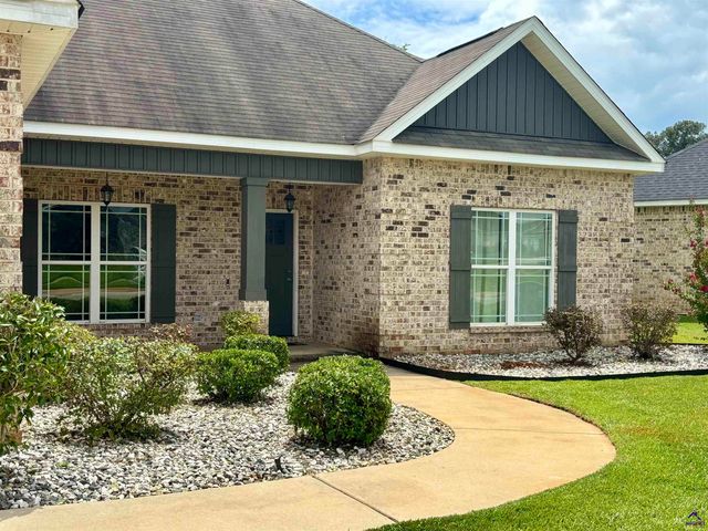 425 Hunts Landing Drive, Kathleen, GA 31047