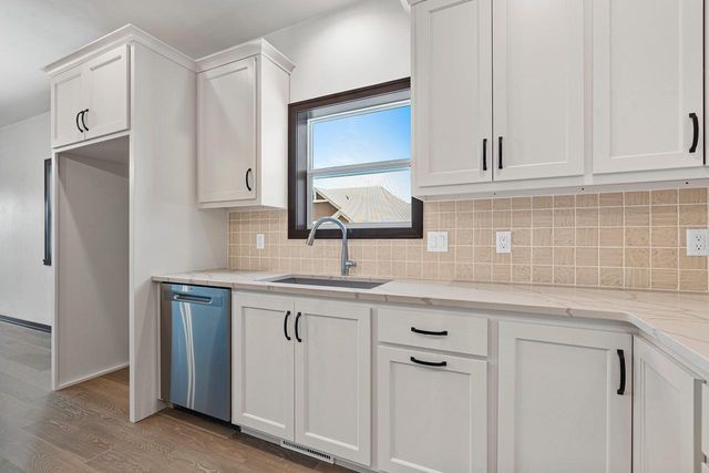 495 PAPERMILL CIRCLE, Kimberly, WI 54136