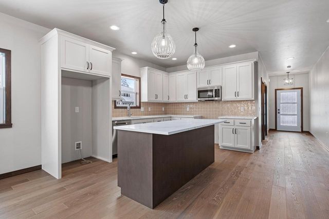 495 PAPERMILL CIRCLE, Kimberly, WI 54136