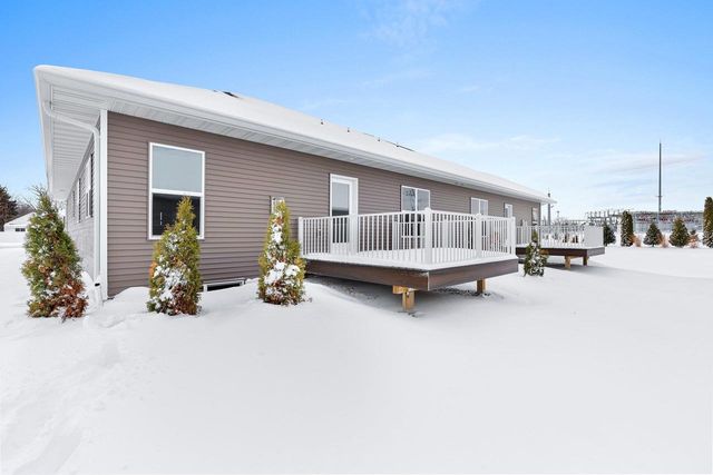 495 PAPERMILL CIRCLE, Kimberly, WI 54136