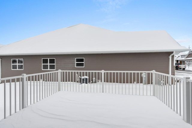 495 PAPERMILL CIRCLE, Kimberly, WI 54136