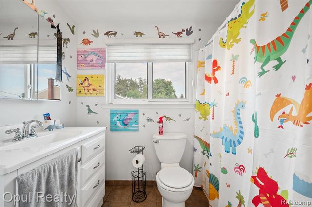 8261 Bristol Street, Westland, MI 48185