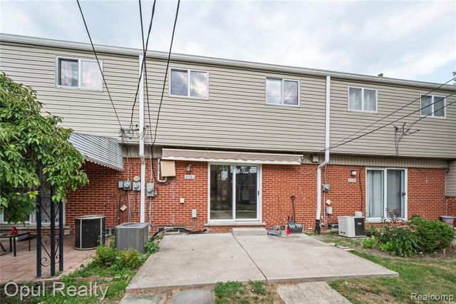 8261 Bristol Street, Westland, MI 48185