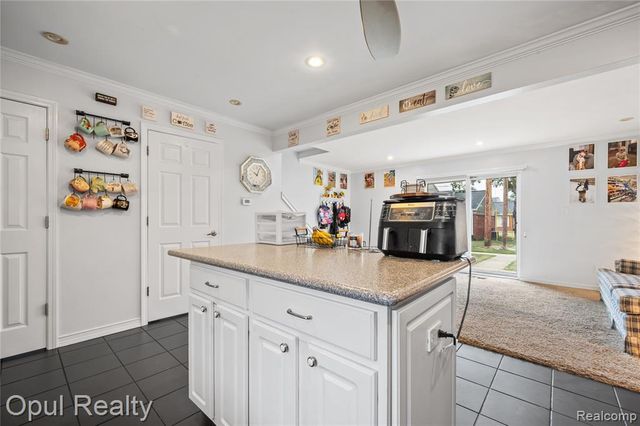 8261 Bristol Street, Westland, MI 48185
