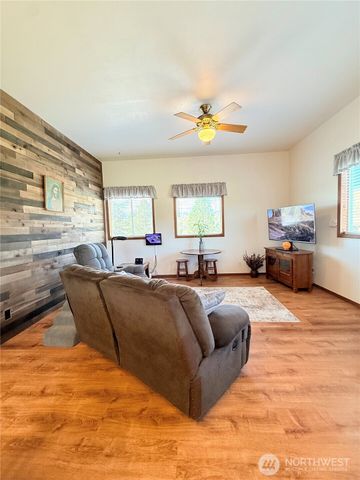 63 Shumway, Omak, WA 98841