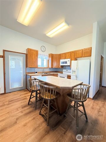 63 Shumway, Omak, WA 98841