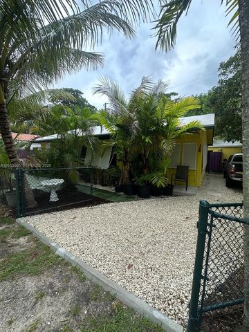 2 Kenmore Lane, Boynton Beach, FL 33435