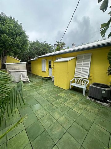 2 Kenmore Lane, Boynton Beach, FL 33435