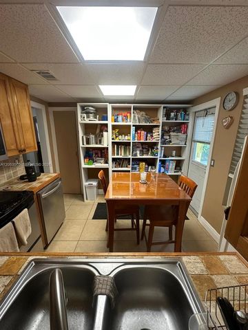 2 Kenmore Lane, Boynton Beach, FL 33435