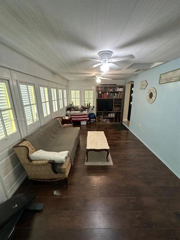 2 Kenmore Lane, Boynton Beach, FL 33435