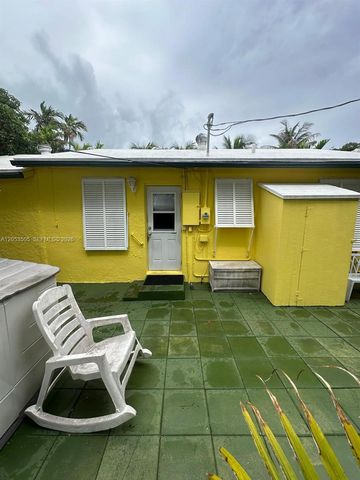 2 Kenmore Lane, Boynton Beach, FL 33435