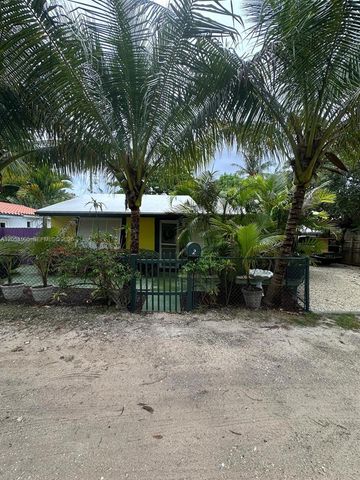 2 Kenmore Lane, Boynton Beach, FL 33435
