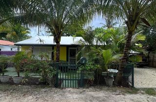 2 Kenmore Lane, Boynton Beach, FL 33435