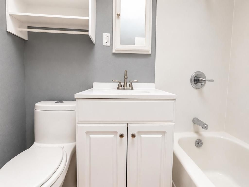 Image 13 of property listing at 2442 41st Avenue, San Francisco, CA 94116