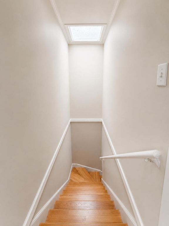 Image 18 of property listing at 2442 41st Avenue, San Francisco, CA 94116