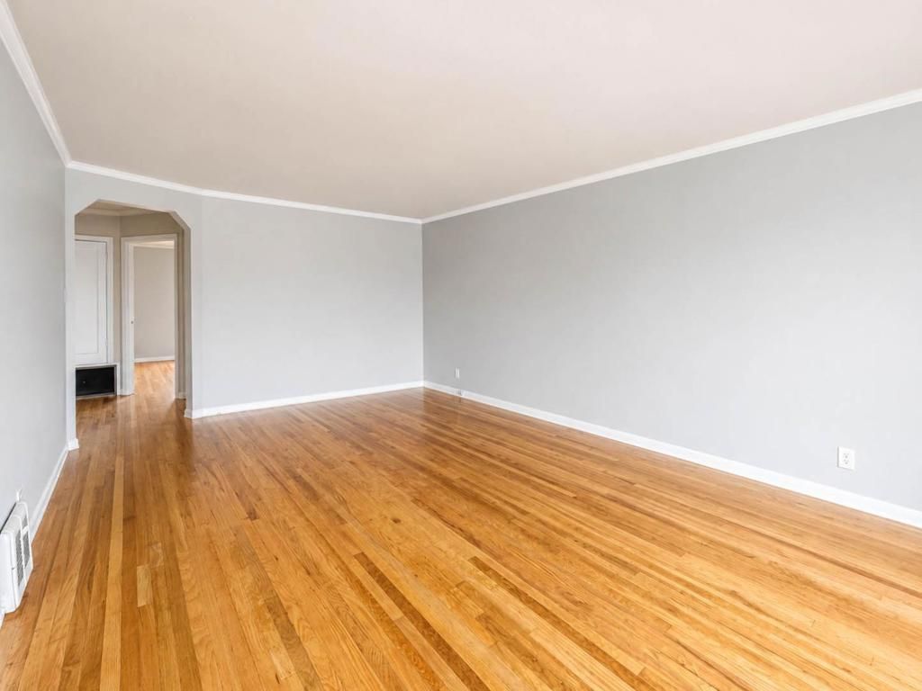 Image 5 of property listing at 2442 41st Avenue, San Francisco, CA 94116