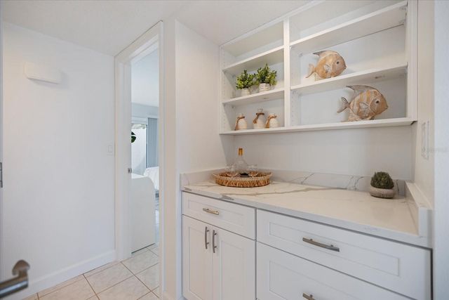 1585 TARPON CENTER DRIVE 20, Venice, FL 34285