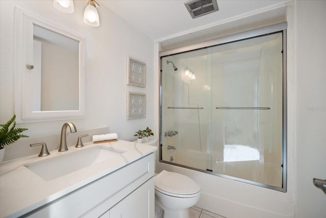 1585 TARPON CENTER DRIVE 20, Venice, FL 34285