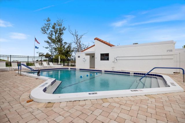 1585 TARPON CENTER DRIVE 20, Venice, FL 34285