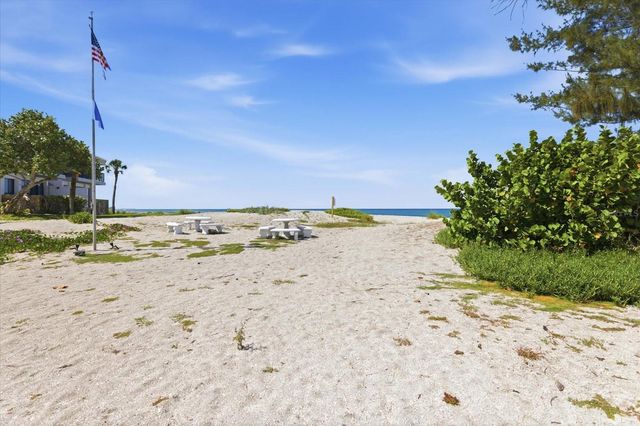 1585 TARPON CENTER DRIVE 20, Venice, FL 34285