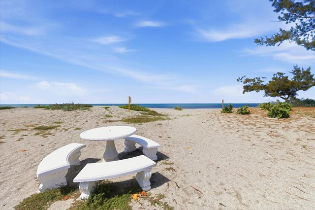 1585 TARPON CENTER DRIVE 20, Venice, FL 34285
