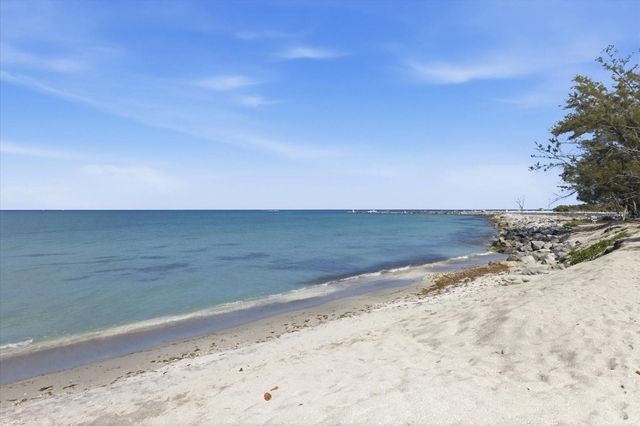 1585 TARPON CENTER DRIVE 20, Venice, FL 34285