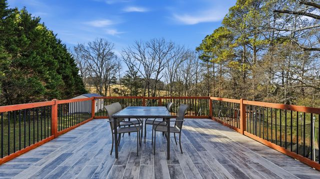 210 Hiwassee Drive NE, Charleston, TN 37310