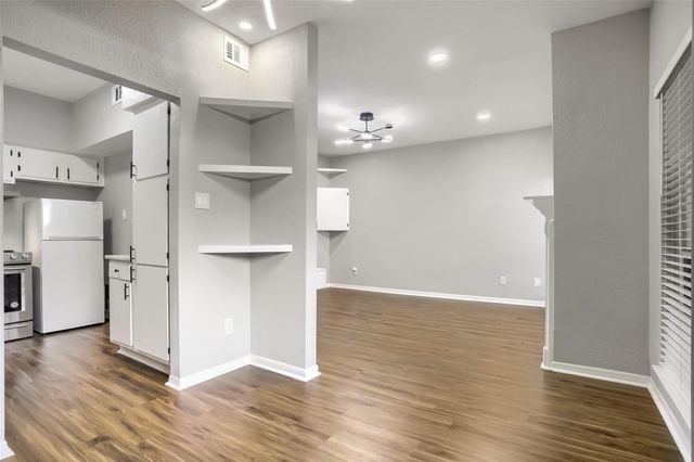 1818 Augusta Drive 13, Houston, TX 77057