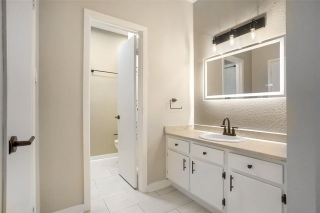 1818 Augusta Drive 13, Houston, TX 77057