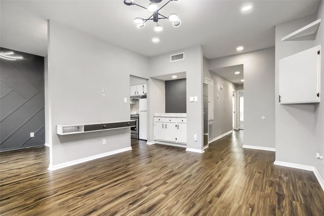 1818 Augusta Drive 13, Houston, TX 77057
