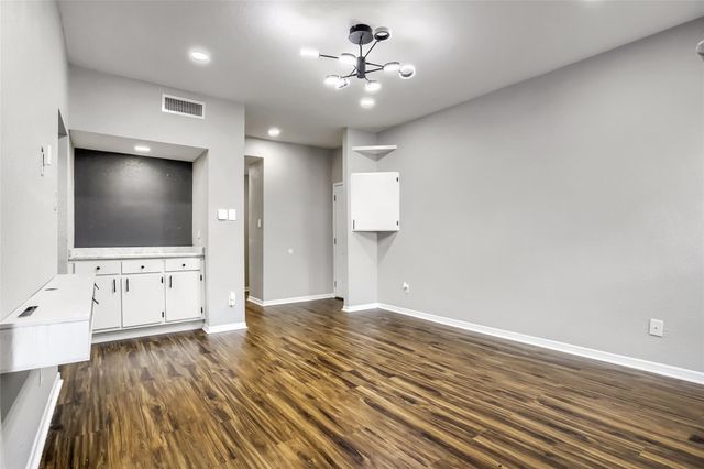 1818 Augusta Drive 13, Houston, TX 77057