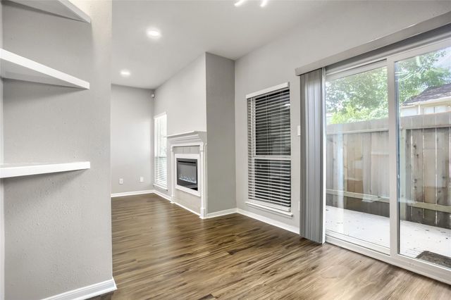 1818 Augusta Drive 13, Houston, TX 77057
