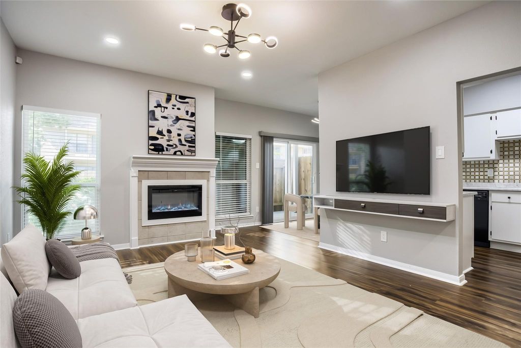 1818 Augusta Drive 13, Houston, TX 77057