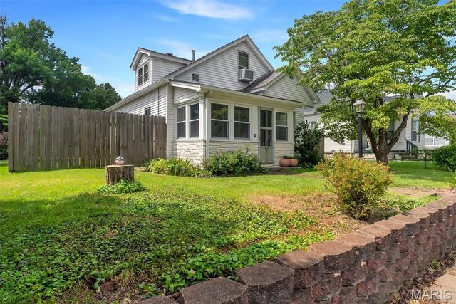 907 Hawley Avenue, Alton, IL 62002