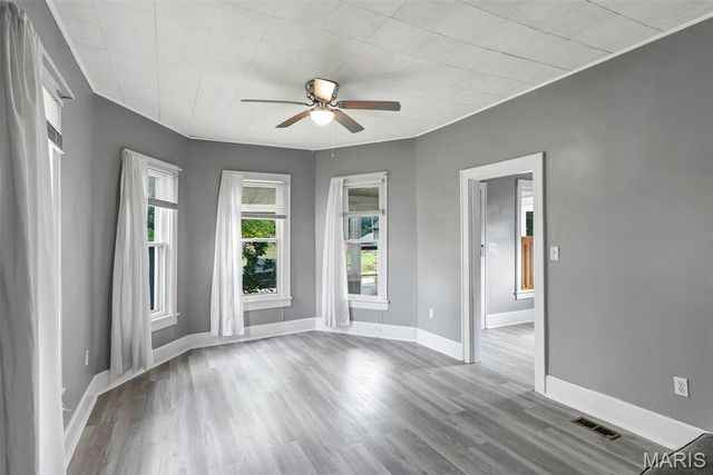 907 Hawley Avenue, Alton, IL 62002