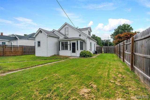907 Hawley Avenue, Alton, IL 62002