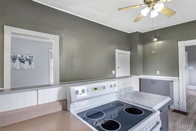 907 Hawley Avenue, Alton, IL 62002