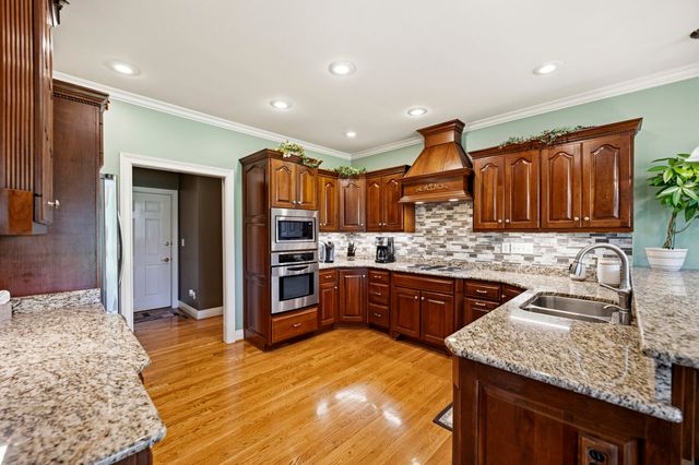 1324 Wakehurst Court, Lexington, KY 40509