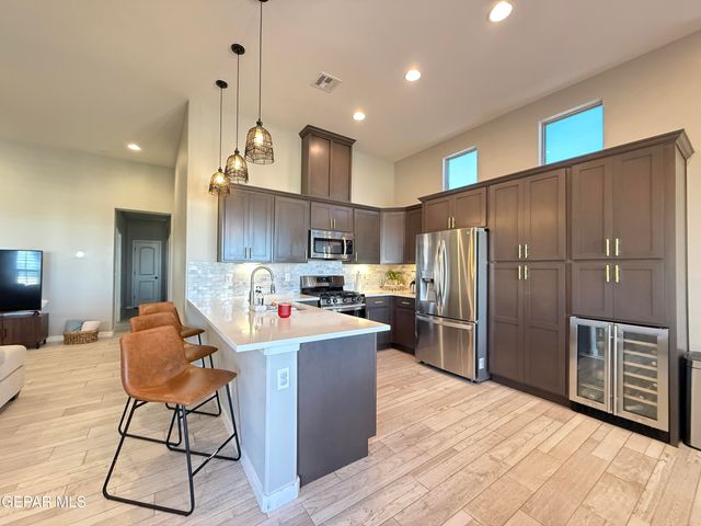 7467 SMUGGLERS GULCH Court, El Paso, TX 79911