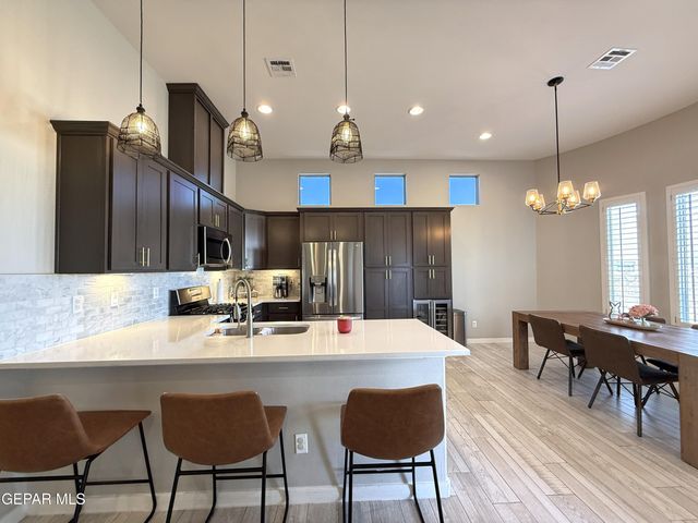 7467 SMUGGLERS GULCH Court, El Paso, TX 79911