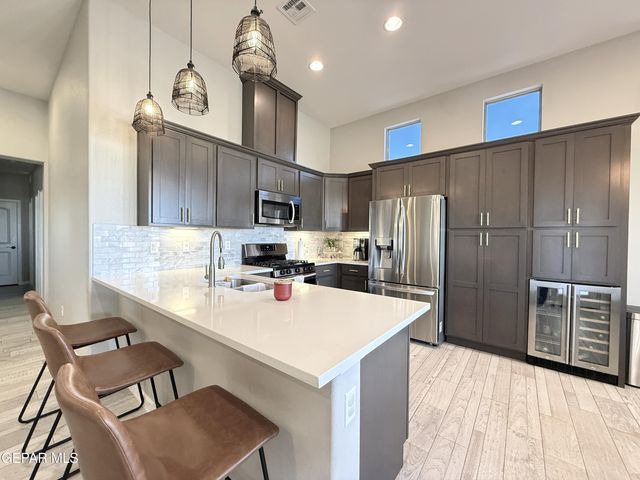 7467 SMUGGLERS GULCH Court, El Paso, TX 79911