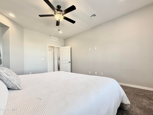 7467 SMUGGLERS GULCH Court, El Paso, TX 79911