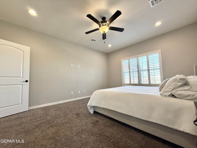 7467 SMUGGLERS GULCH Court, El Paso, TX 79911