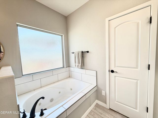 7467 SMUGGLERS GULCH Court, El Paso, TX 79911