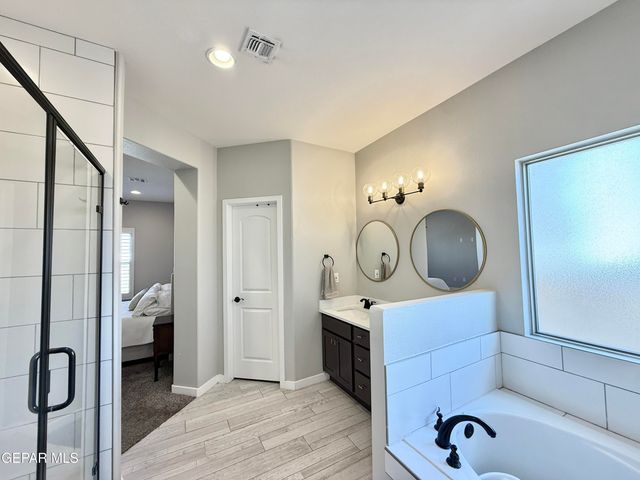 7467 SMUGGLERS GULCH Court, El Paso, TX 79911