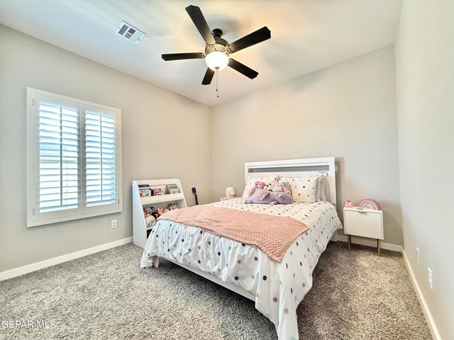 7467 SMUGGLERS GULCH Court, El Paso, TX 79911